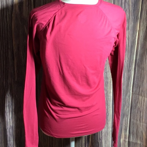 🌼3/$12🌼BUNDLE DEAL! Under Armour Red Long Sleeve Top - Picture 3 of 10